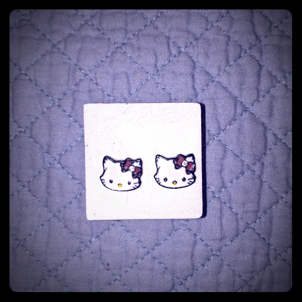 New Hello kitty earrings ❤️😄